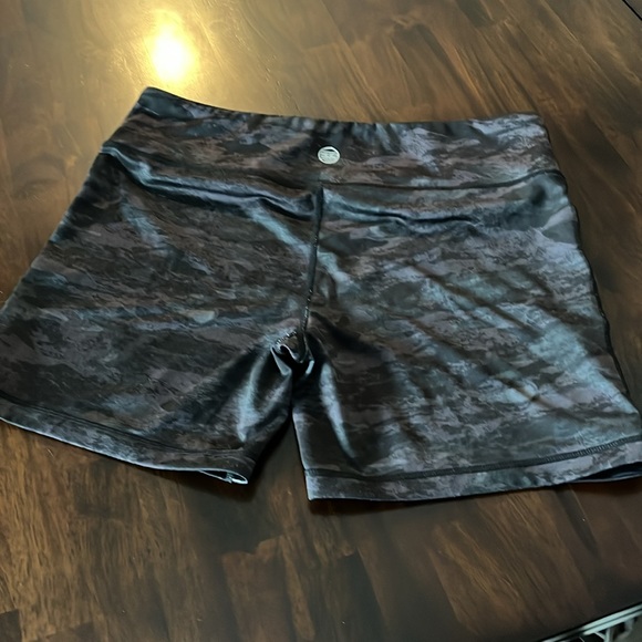 IAB MFG compression workout shorts, size 12 XL EUC - Picture 4 of 4